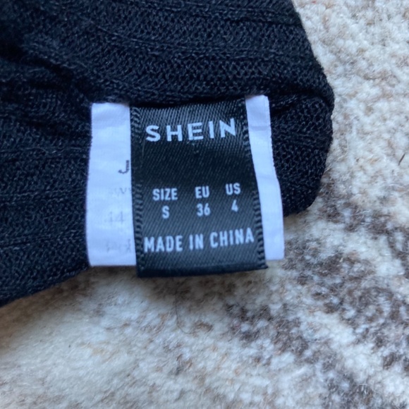 Crop top bundle – 2 tops (corset-like knit halter + tie front blouse) - Picture 3 of 3